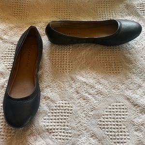 Lucky Brand black faux leather flats size 9.5